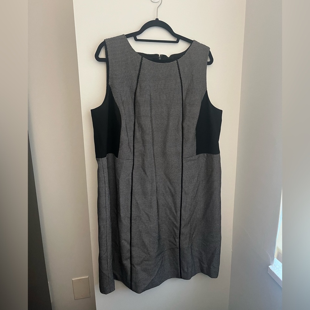 Talbots 20W Petite - Black and White Pattern Sheath Dress